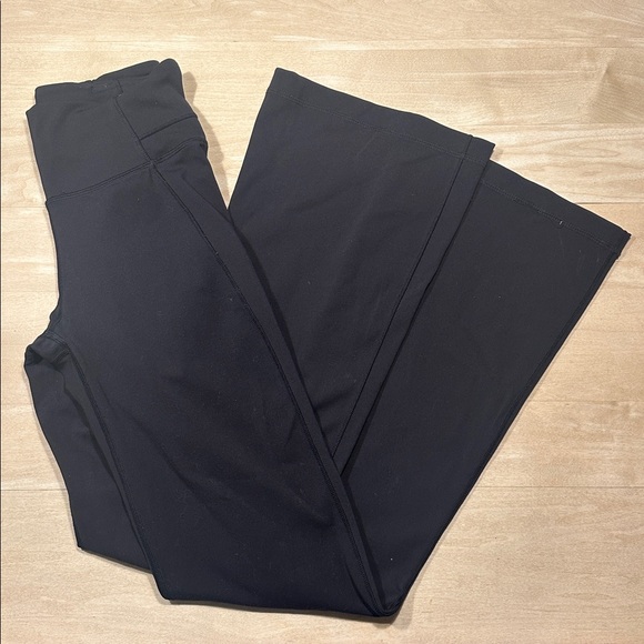 Lululemon Black Flared Leggings Sz 4 - Picture 2 of 10